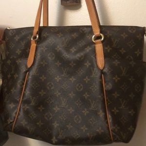 Louis Vuitton medium size
